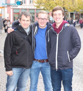 Medical students Marc Silchmüller (Hannover), Felix Hofmann (Gießen), Caelán Haney (Heidelberg)